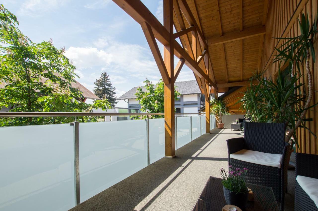 Вилла Schnatterhof Lambrechten Экстерьер фото